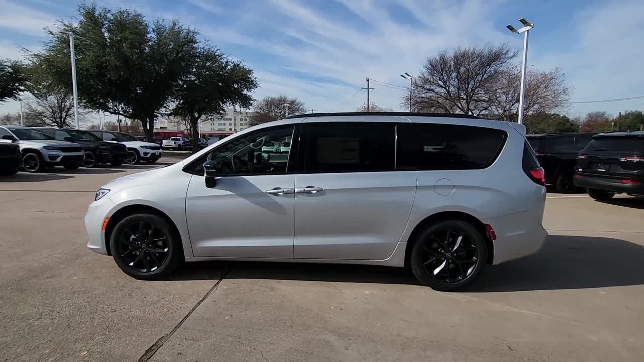 2026 Chrysler Pacifica Select Plano, Richardson, Garland, Dallas, Carrollton TX