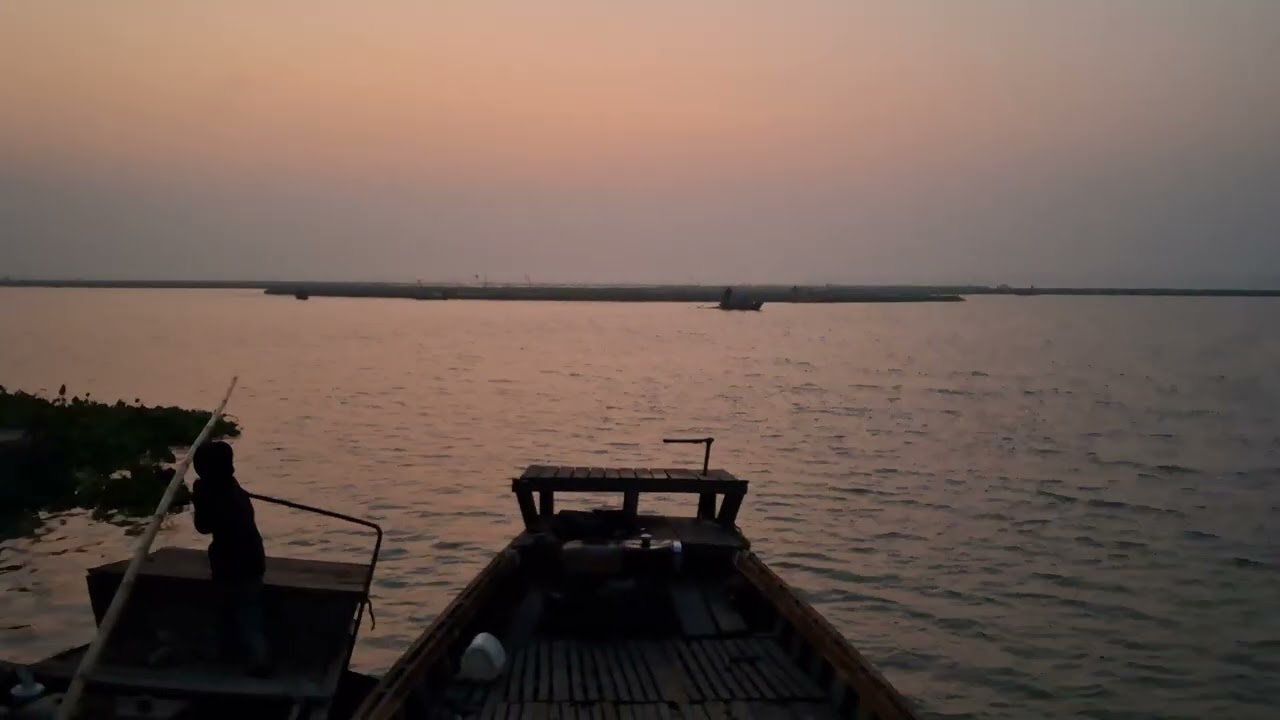জেলের মেলা জবই বিলের বাহান।বাগডাঙ্গা ঘাটের সন্ধ্যাকালীন দৃশ্য।
