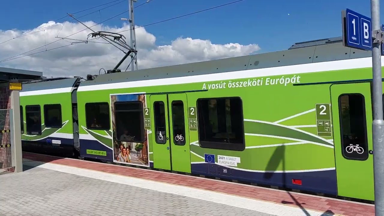 Katica IR &eacute;rkezik a 61-es z&ouml;ld Flirttel Polg&aacute;rdira
