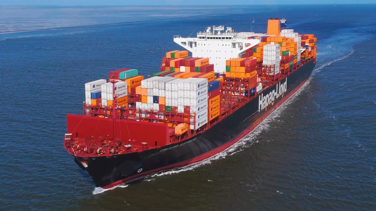 Container Ship Hapag-Lloyd Callao Express Arriving in Cuxhaven | 17-8-2025