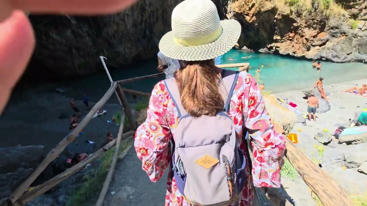 Il sentiero che porta all'arco magno una delizia della calabria