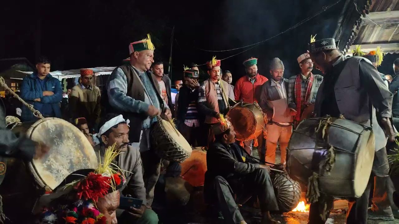 थाची  हुम की नाटी#pahadirangat  बहुत ही खूबसूरत मैला थाची 