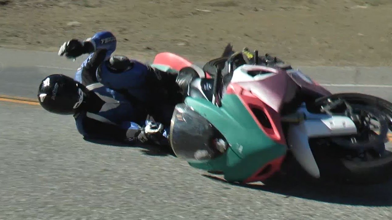 Crash - Sport Bike Hits Harley