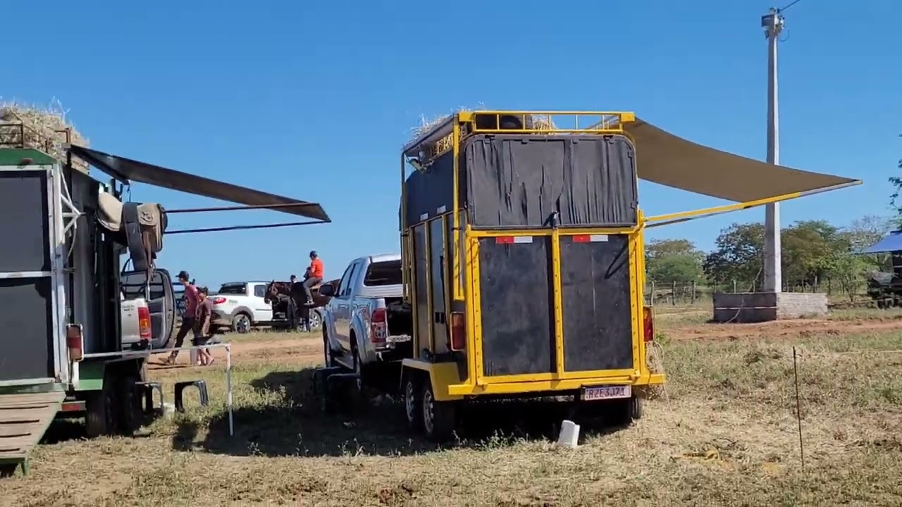 UM VÍDEO SO COM OS VAQUEIRO QUE NÃO TEM PATRÃO COM CAMINHÃO EQUIPADO PRA VAQUEJADA