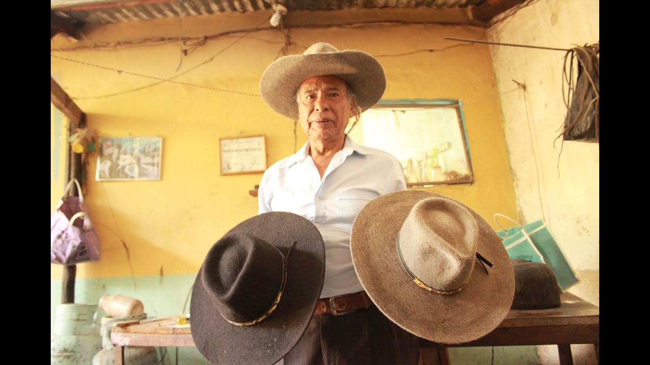 Sombreros de panza de burro, sobrevive con un artesano