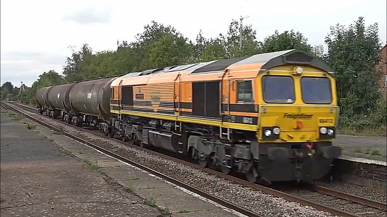 Trains Through Spalding - October 2021