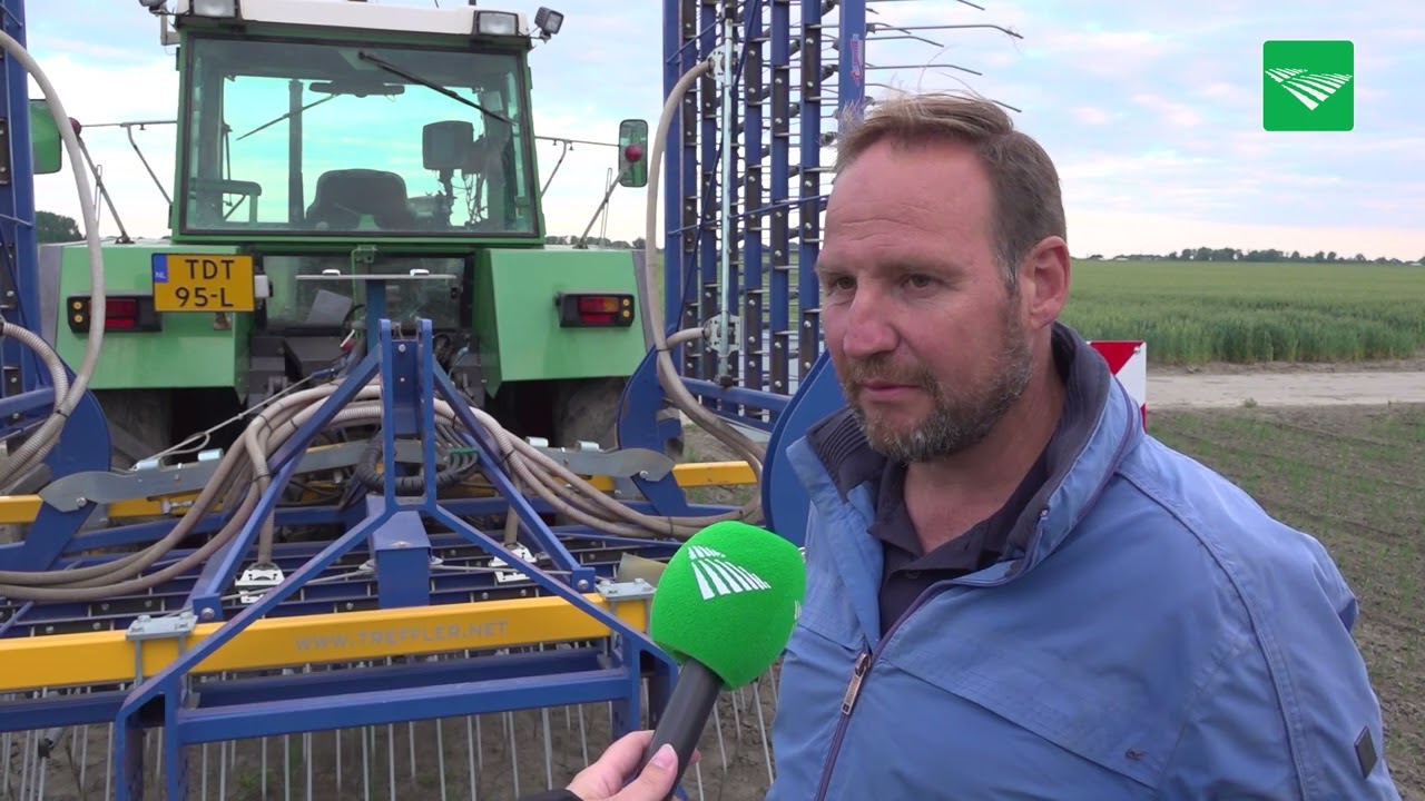 Demo wiedeggen en schoffelen met camerabesturing