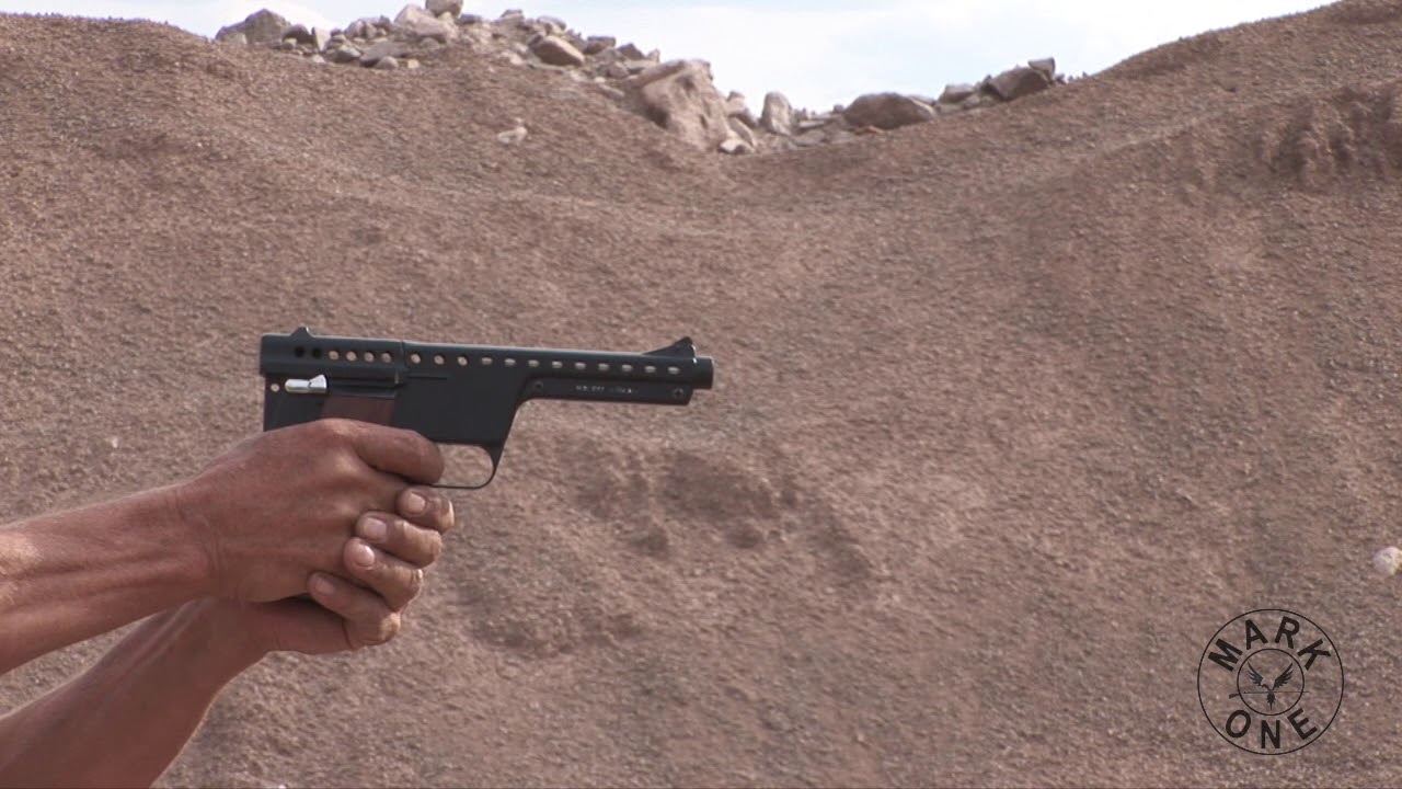 ジャイロジェットピストル  Gyrojet Pistol