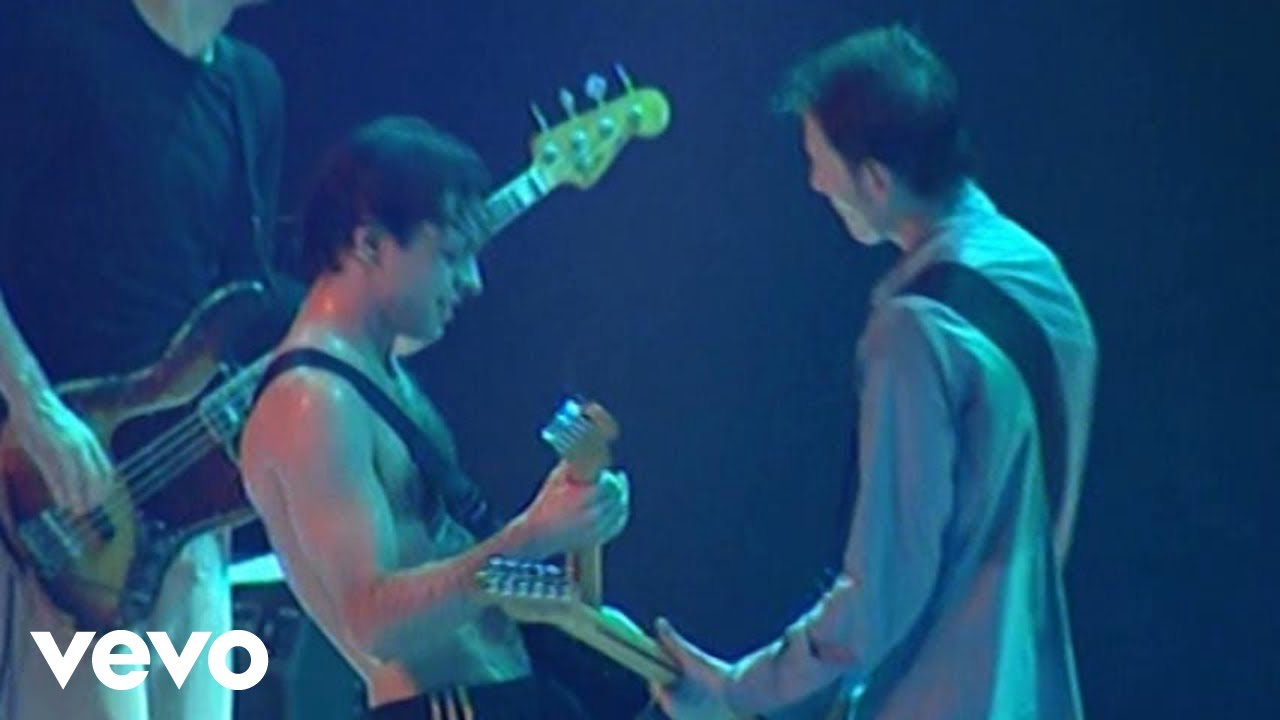 Duman - Hatun (Live At Bostancı Gösteri Merkezi, İstanbul / 04 Ekim 2003 - Bu Akşam)