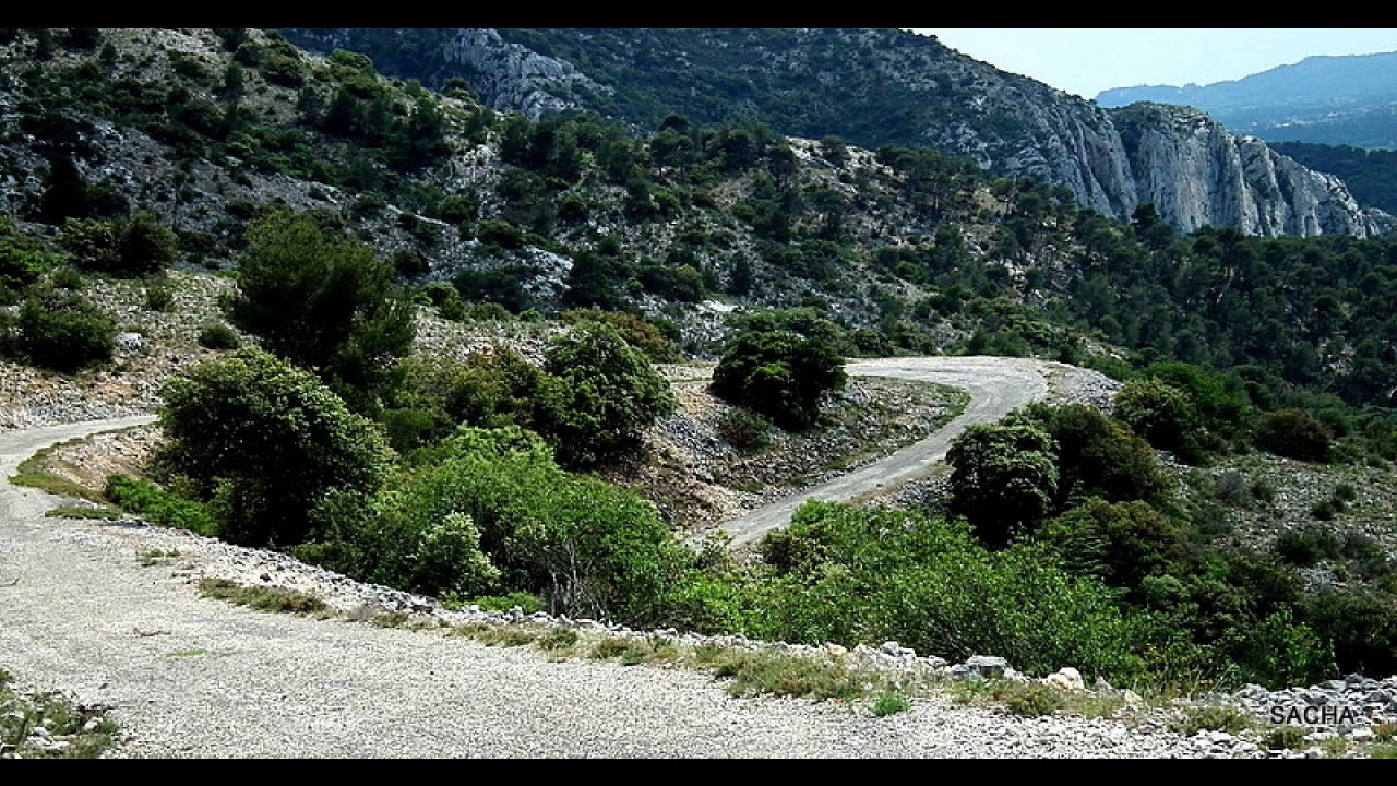 Massif du Petit Luberon , Combe et  bergerie du Colombier , sommets des Fourcat