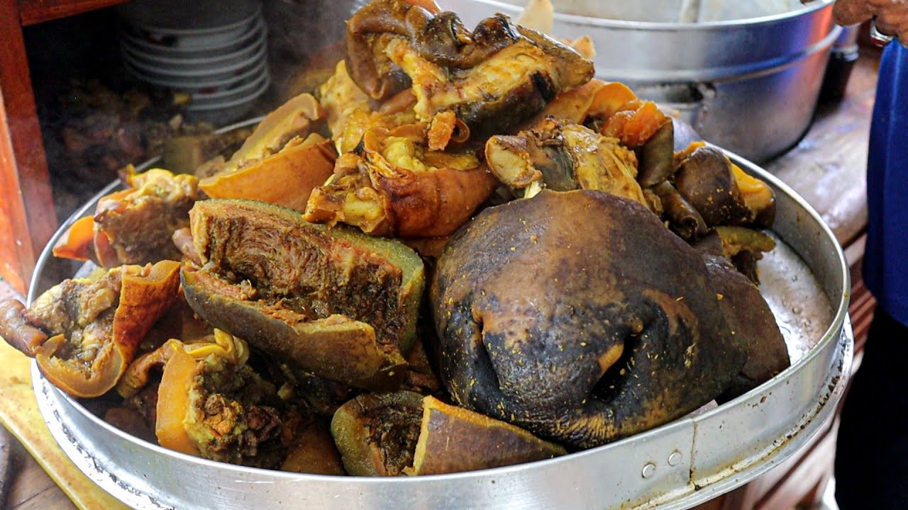 KUAT MAKAN 2 MANGKOK GRATIS!! BELUM ADA YG MAMPU HABISKAN LONTONG KIKIL VIRAL PAK YONO LAMONGAN?? 