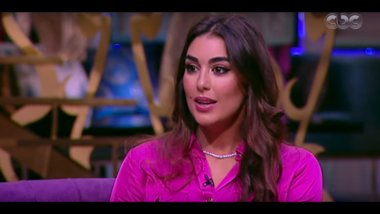 معكم منى الشاذلي | تفاصيل وأسرار واعترافات في حياة الفنانة 