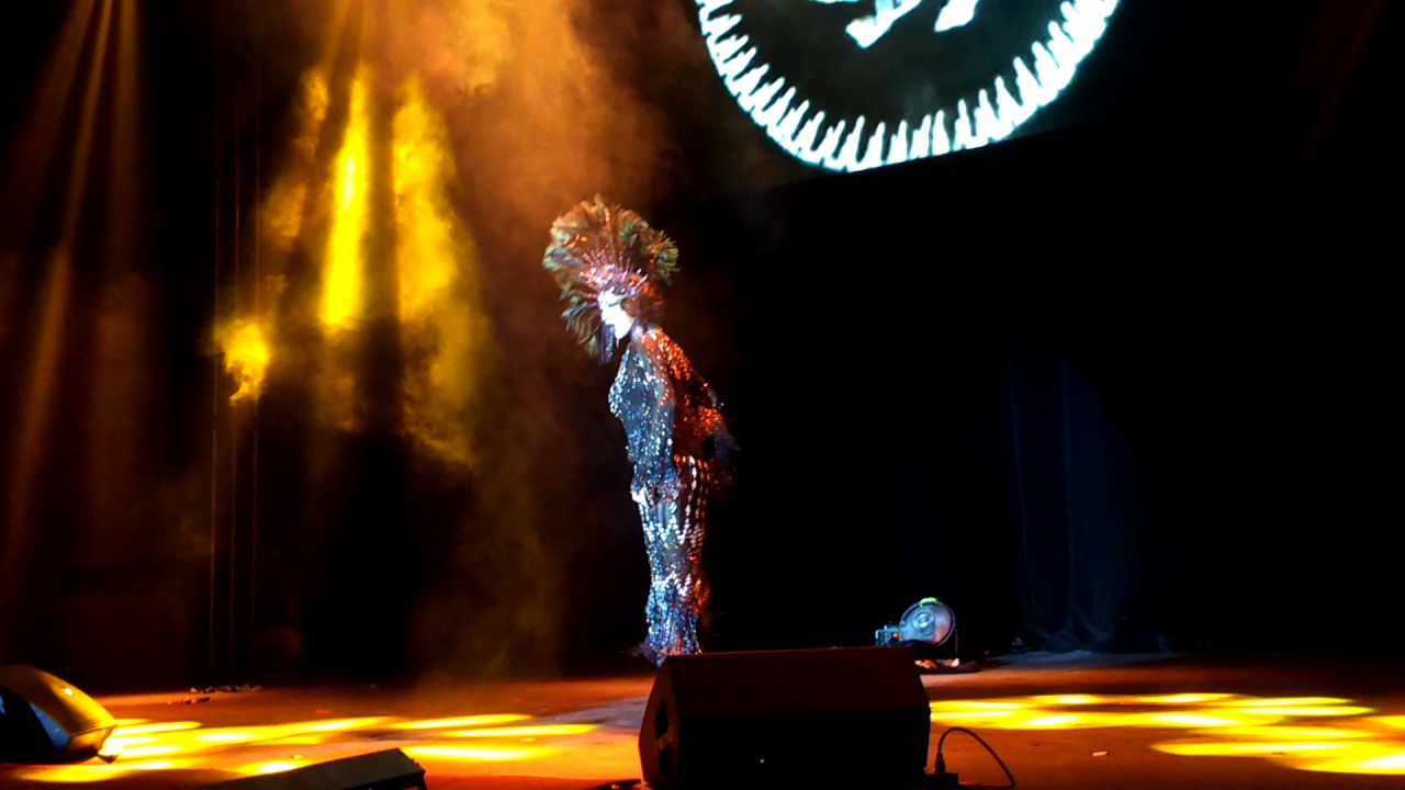 Violet Chachki performing Art Deco by Lana Del Rey @ Battle of the Seasons 2016 in Mexico City