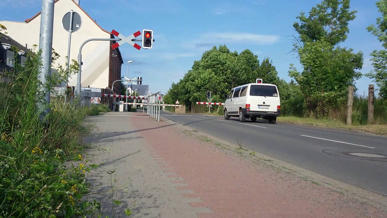 Bahnübergang Teil 1/2 in Halberstadt Rallioad Crossing
