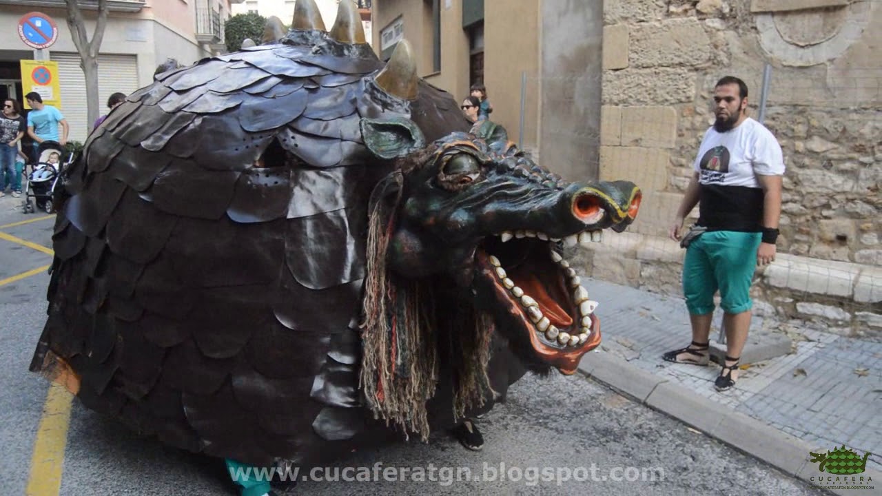 Cucafera de Tarragona a Constant&iacute;. Trobada Cucaferes, Festa Dragonina 2018