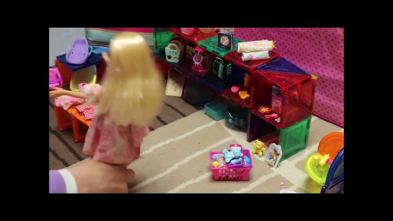Barbie Goes Shopping for the New Baby #barbie  #barbiedoll #furniture #shopping #baby #barbiefamily