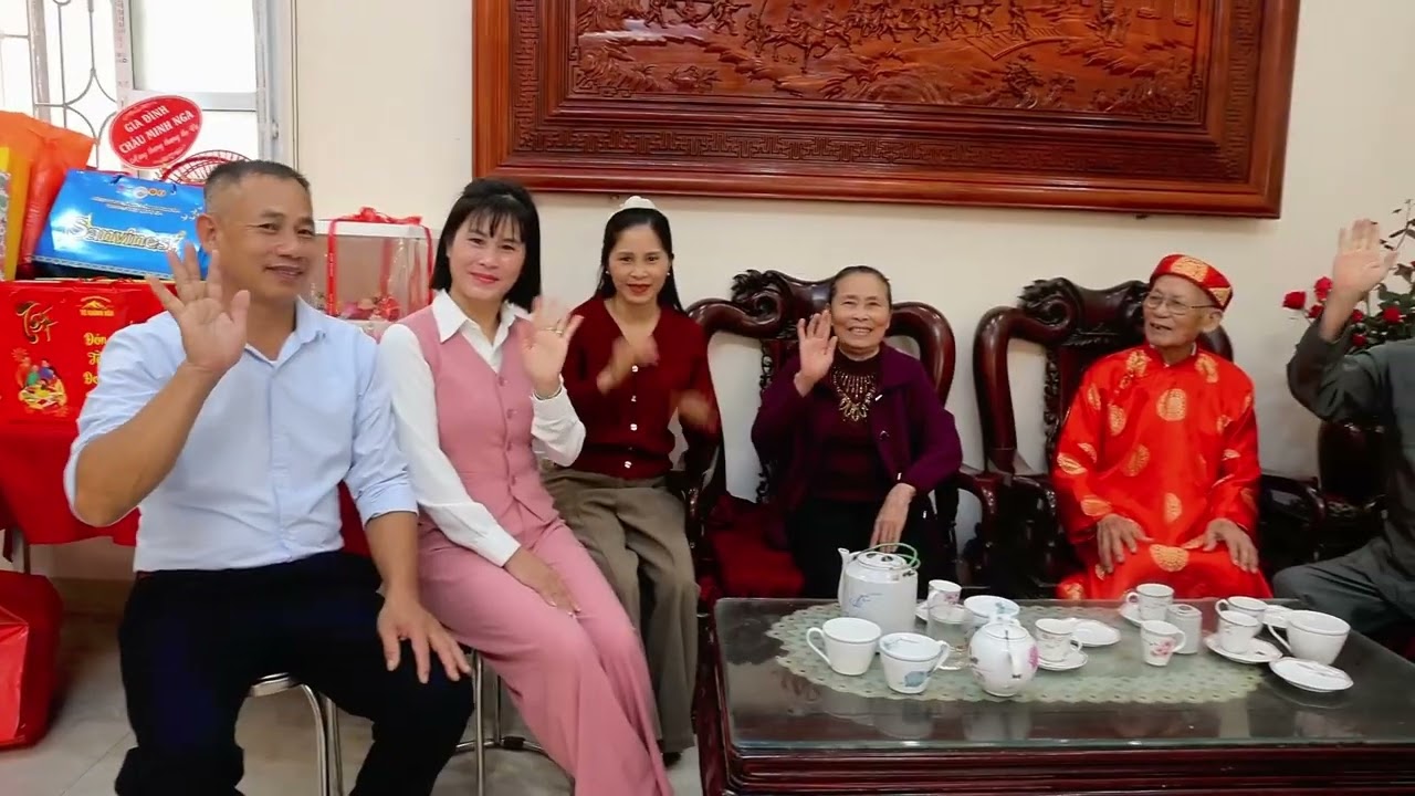 HẬU DUỆ CỤ KHAI 100 TUỔI ĂN KHAO