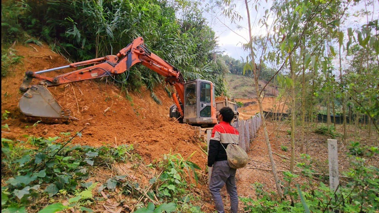 Excavator paved the way to the house. New rural development. Building Life, Episode 199