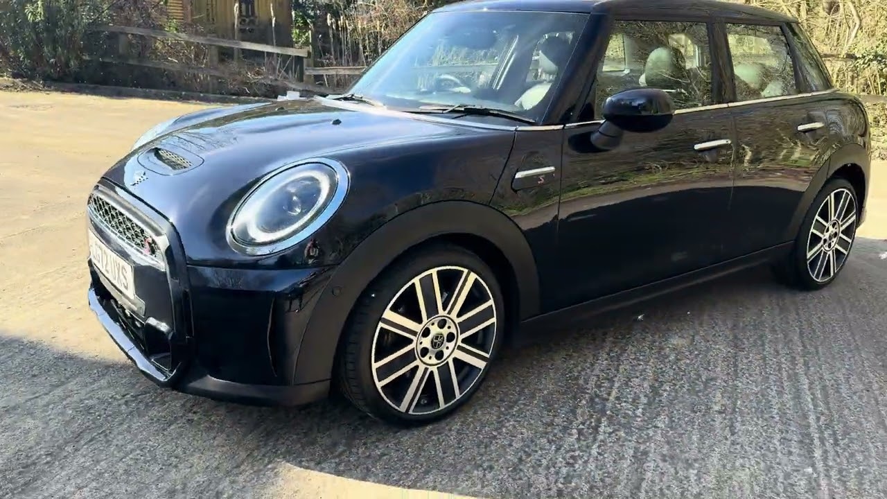 2022 (72) Mini Hatchback 2.0 5 Door Cooper S Exclusive in Enigmatic Black metallic.