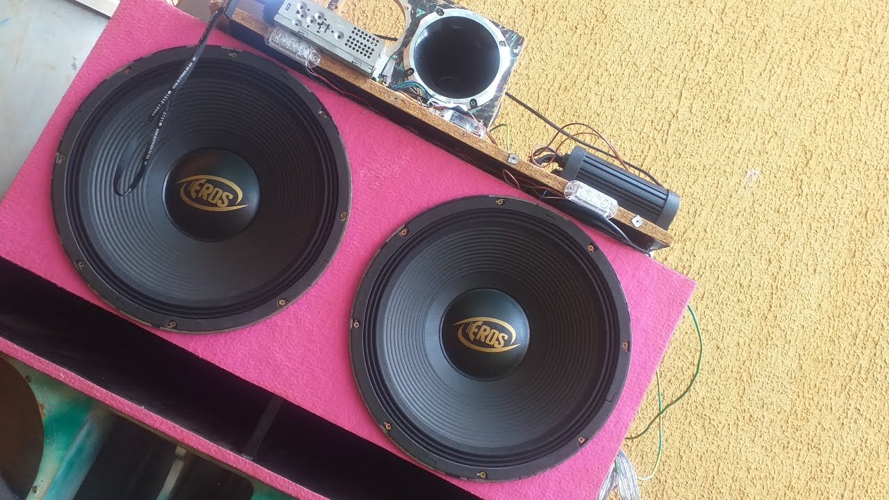 Meu som tocando sertanejo e funk