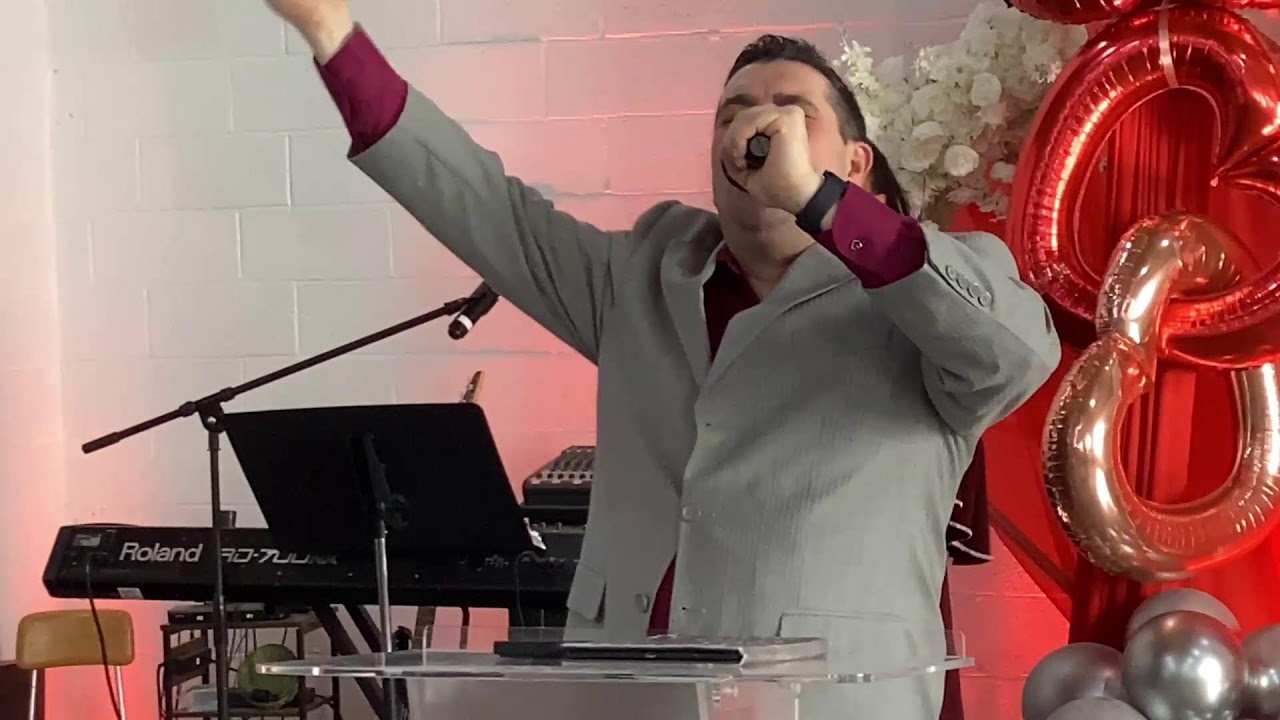 Worship service. Servicio dominical. Casa de Avivamiento. Syracuse NY