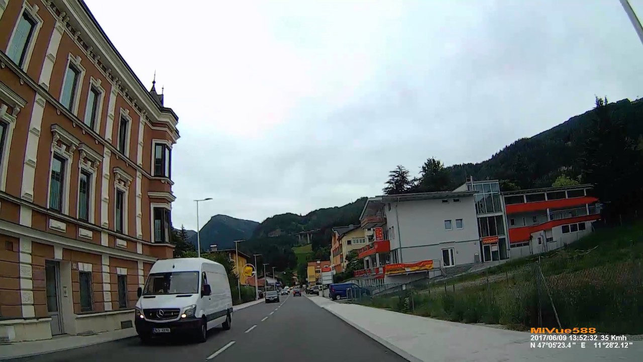 A: Marktgemeinde Steinach am Brenner. Bezirk Innsbruck Land. Ortsdurchfahrt. Juni 2017