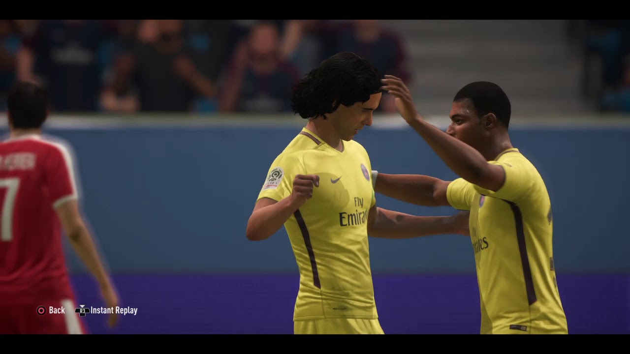 FIFA 18_2017    90   Cavani