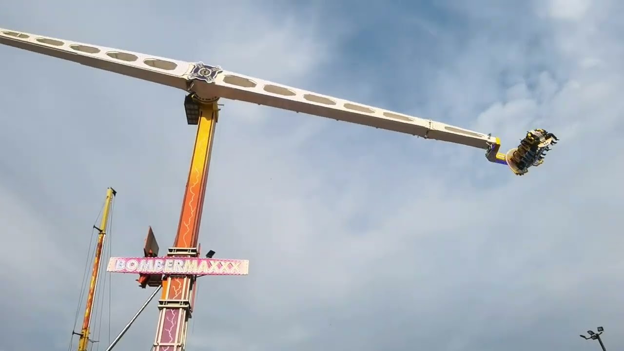 Manège Booster Bomber Maxx - Foire Saint Michel Le Havre 2024