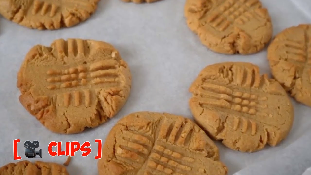 Taste Test: Brits Try Peanut butter cookies for the First Time