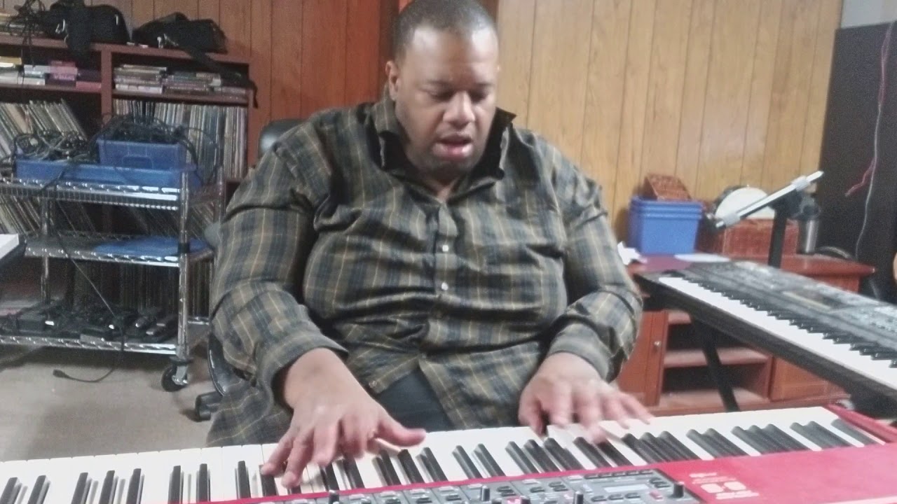"Never Gonna Let You Go" (Sergio Mendes) performed by Darius Witherspoon (11/3/17)