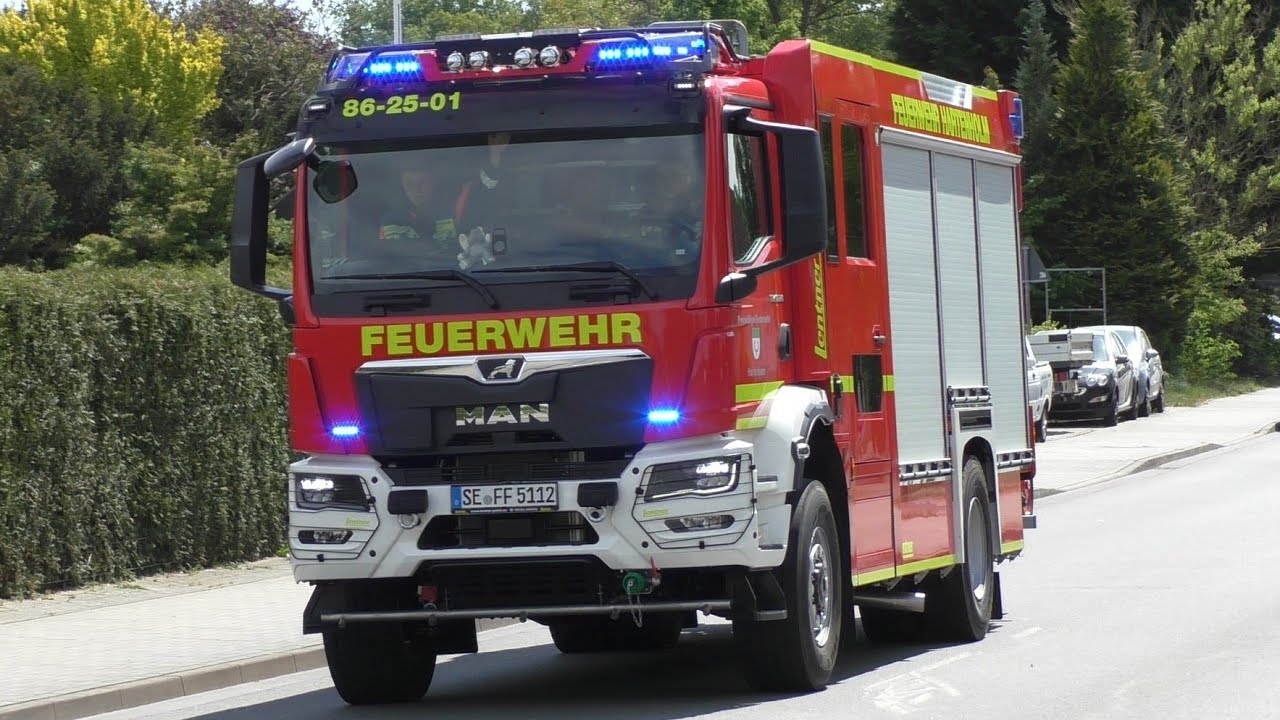 [Großfeuer in Lagerhalle] Einsatzfahrten Freiwillige Feuerwehren Kreis Segeberg + THW