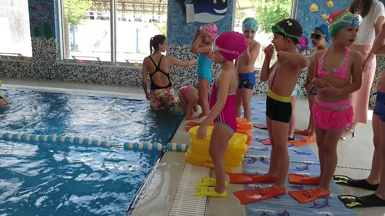 Lara yüzme gösterisi
