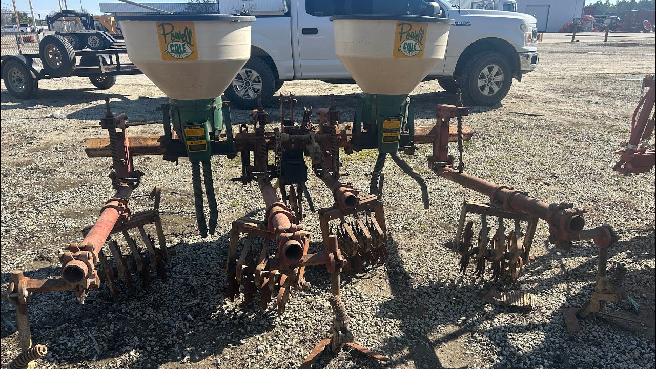 Lilliston 2000 Rolling Cultivator w/Cole Powell PTO driven Fertilizer Distributor 