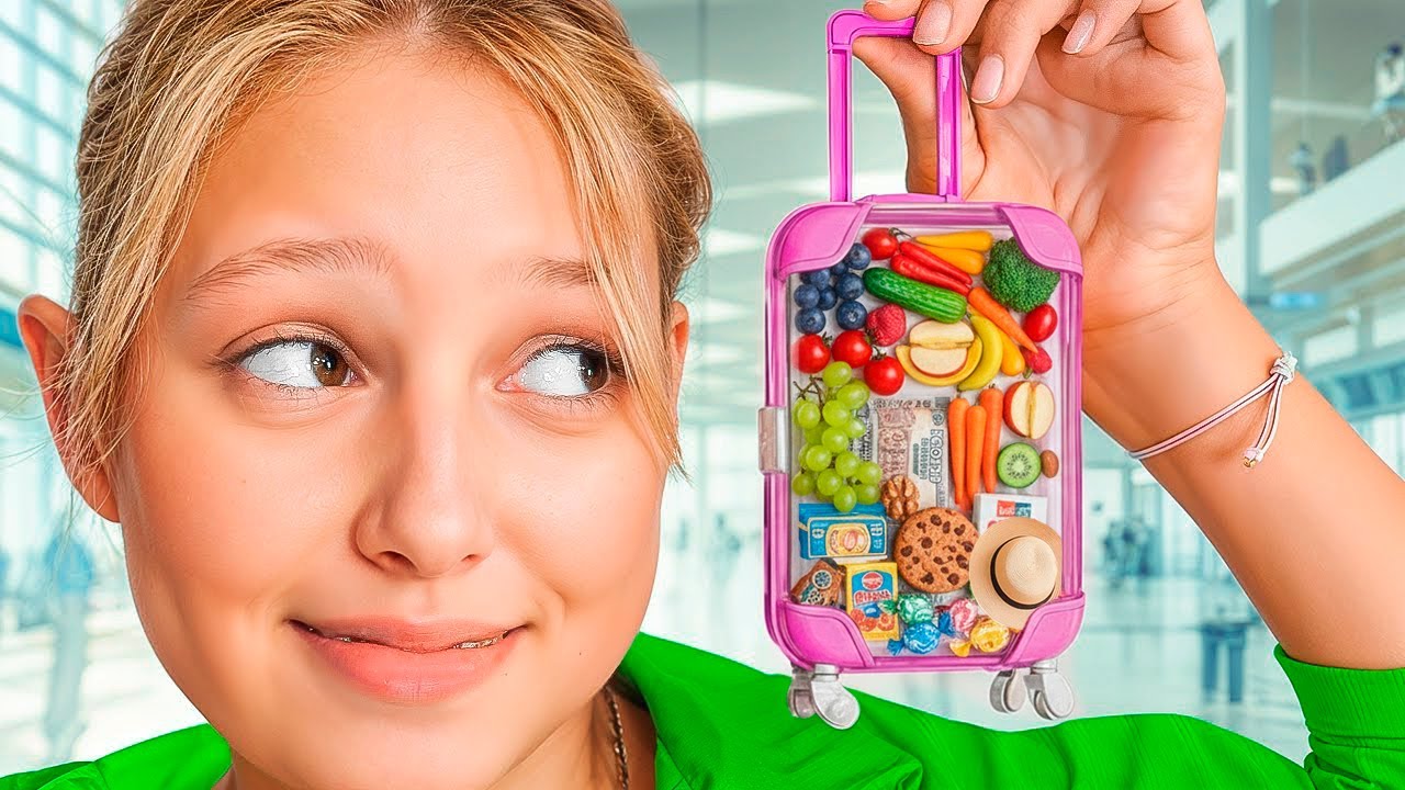 24 ЧАСА с НАЙ-МАЛКИЯ КУФАР в света! 😱 Как издържах?! | Amelka Karamelka BG