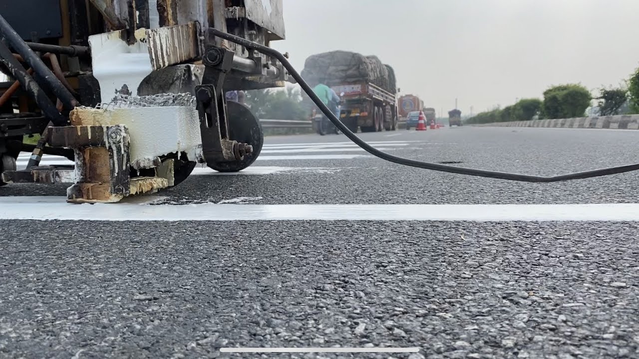 How they do paint the road white lines | Thermoplastic Road white lines