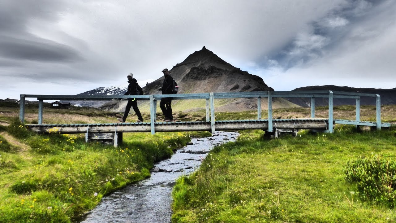 Arnarstapi to Hellnar coastal walk, Sn&aelig;fellsnes Peninsula