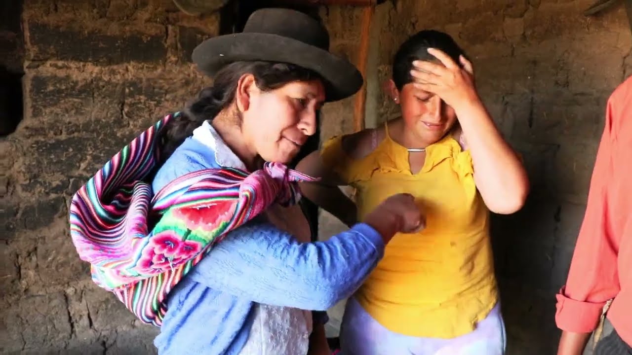 Mamá ejemplar le dio su merecido a su hija al encontrar con AM4NTE