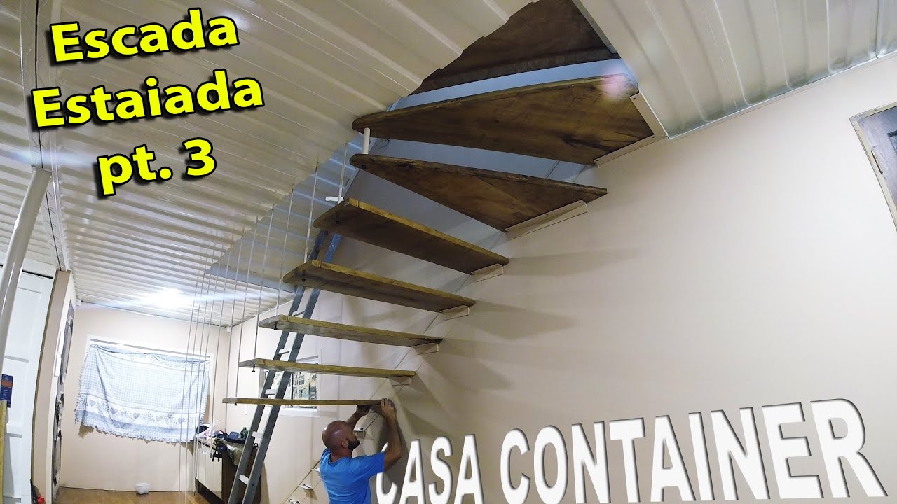 Acabamentos na Escada Estaiada - Casa Container