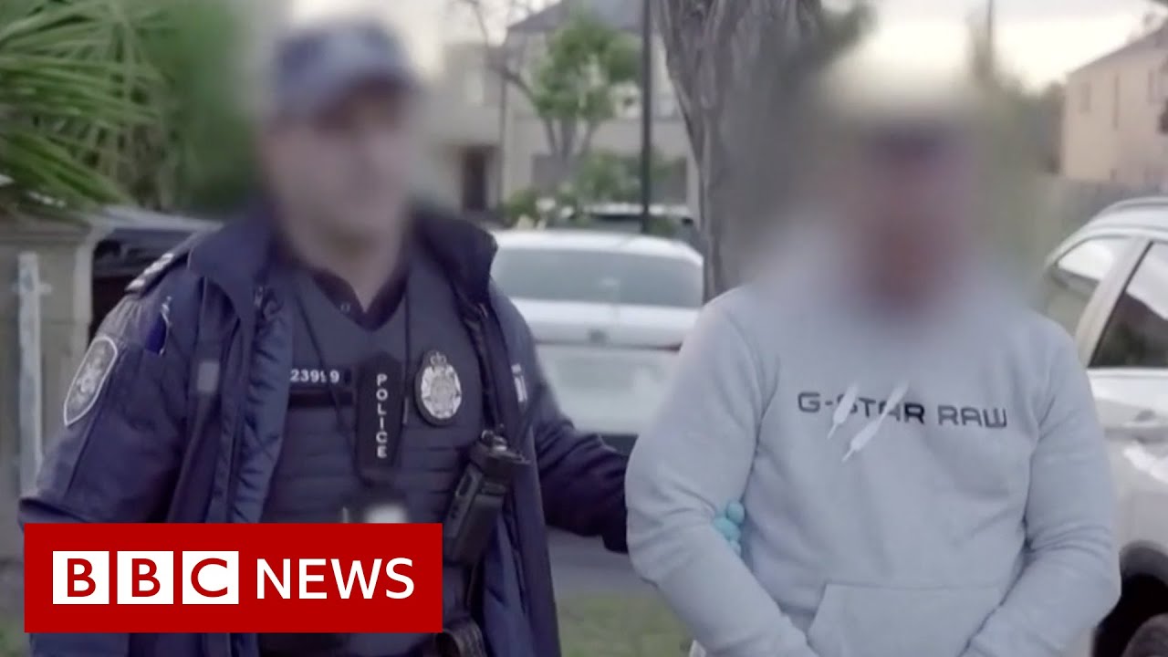FBI app lures global criminals into police hands - BBC News
