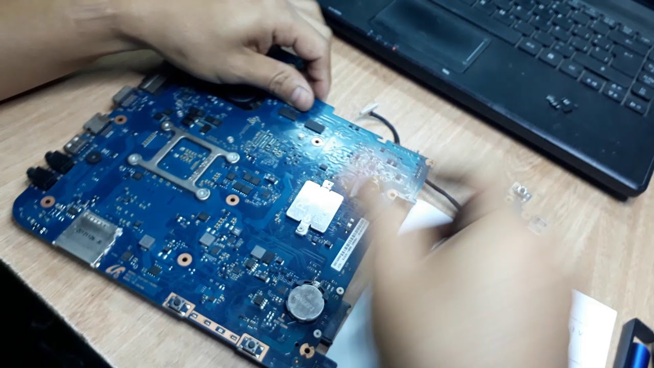 Reparacion laptop samsung NP300 no enciende-Solucion