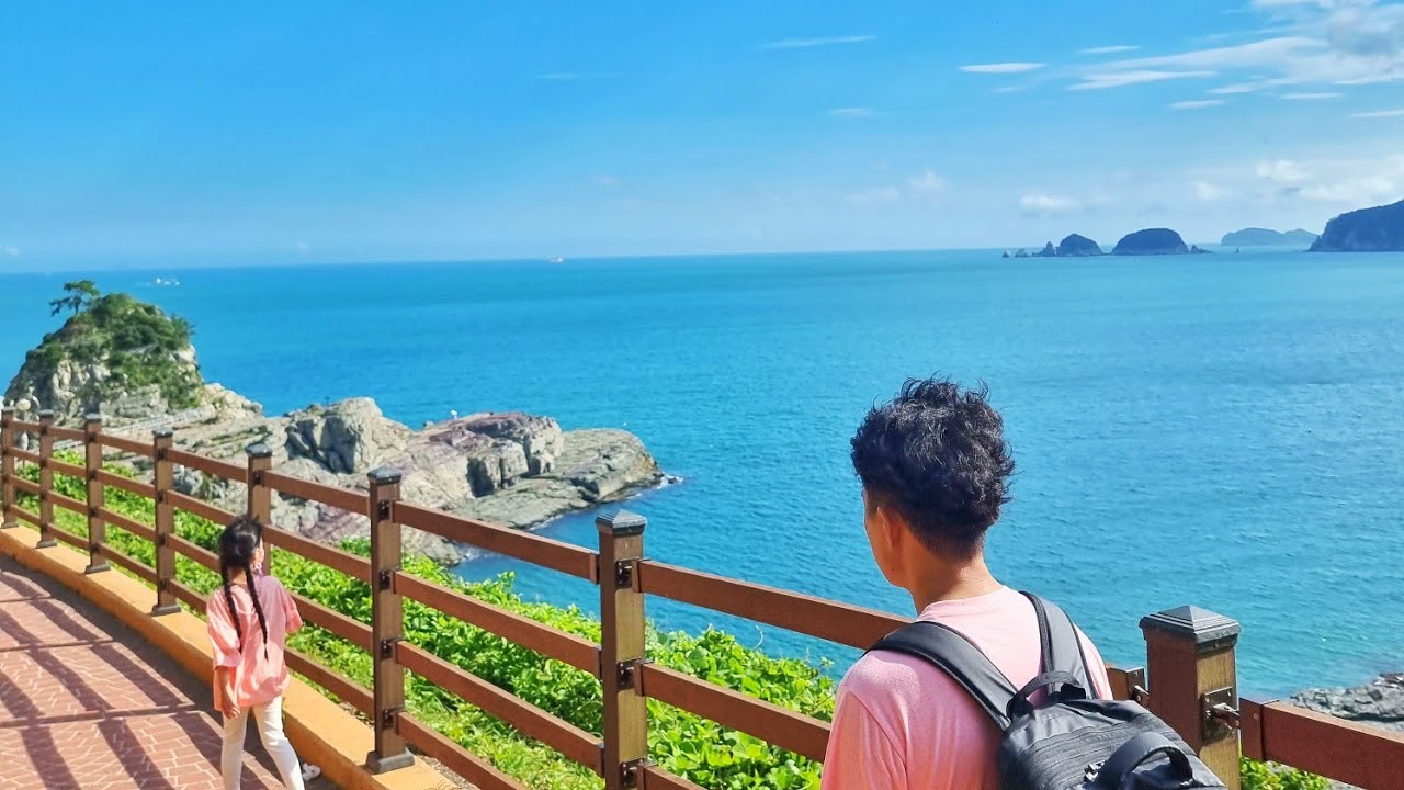 Sinseondae Cliff (신선대) Beautiful of Geoje south Korea // korea travel // visit korea destinations