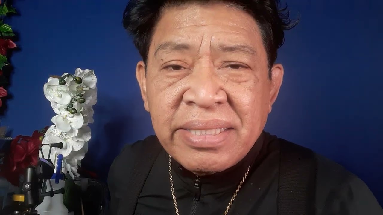 MENGIKUTI SIARAN PRESIDEN RUDI ISKAR0T