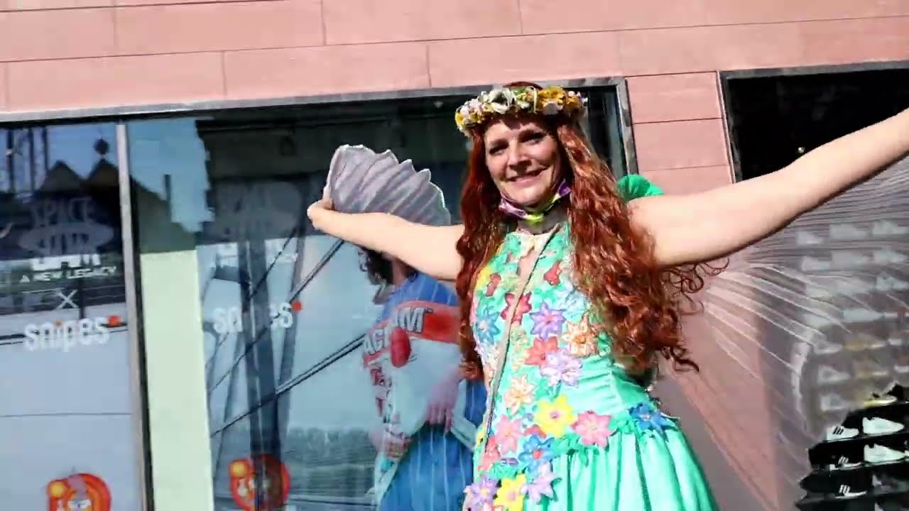 NANU Traumtheater Stelzen Walking Acts