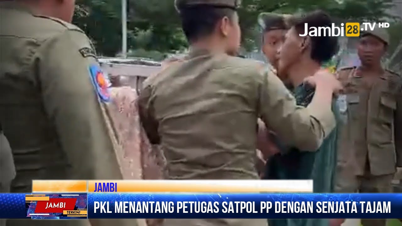 Penertiban PKL Ricuh, Petugas Satpol PP Terluka Dilempar Batu Dan Diserang Sajam