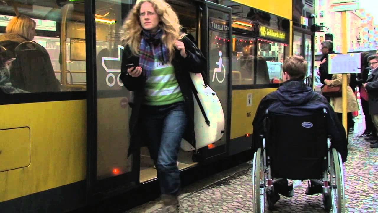 Ein Tag im Rollstuhl - Selbstexperiment in der FSJ-Medienwoche des ASB Berlin