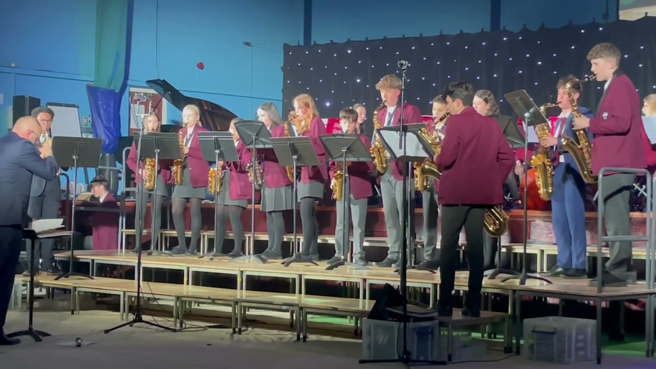 Saxophone group   Defying gravity