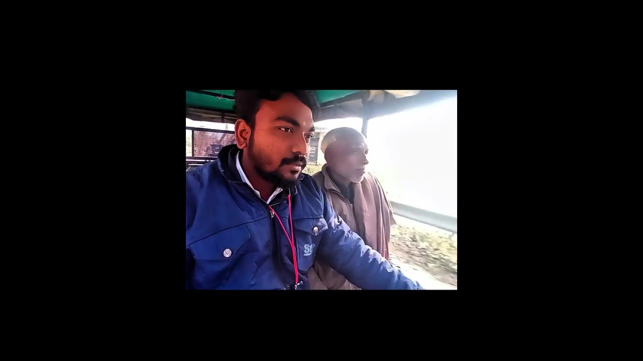 দাদু মোথাবাড়ি থেকে হেঁটে হেঁটে দামোদরটোলা মেয়ের বাড়ি  মাথাই লকরি নিয়ে যাচ্ছেন । 😪😌🥺