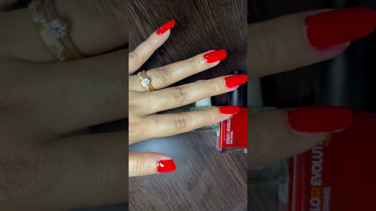 Red nails 