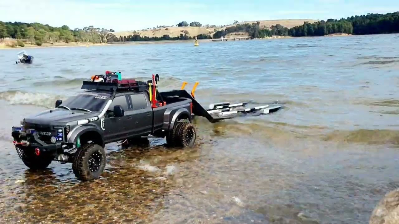CEN RACING F450 RC FISHING BOAT