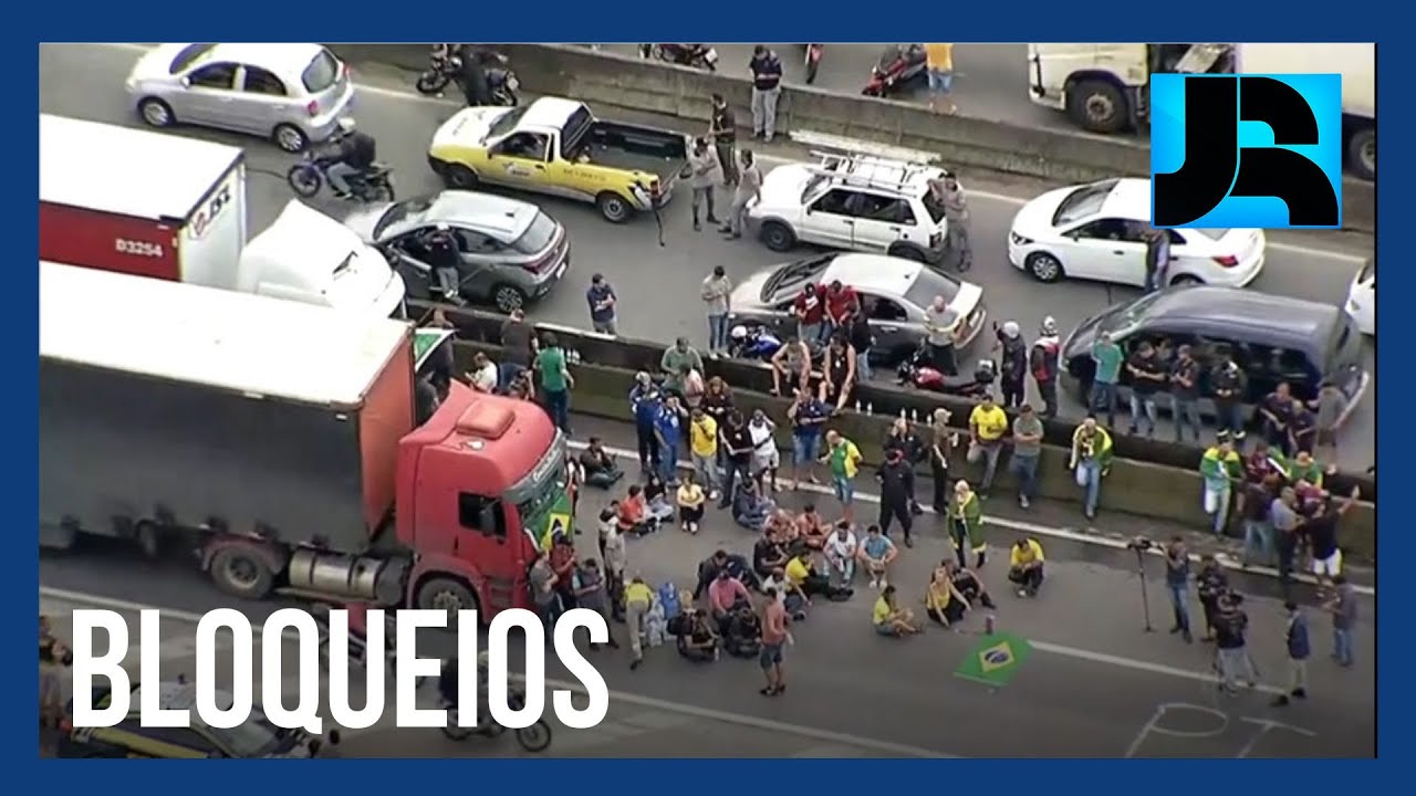 Caminhoneiros e apoiadores de Bolsonaro fazem interdições em rodovias de 20 estados e do DF